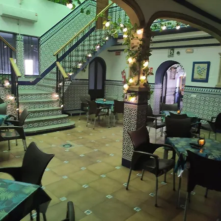 Restaurante Bar Cafeteria La Melchora بيت ضيافة *